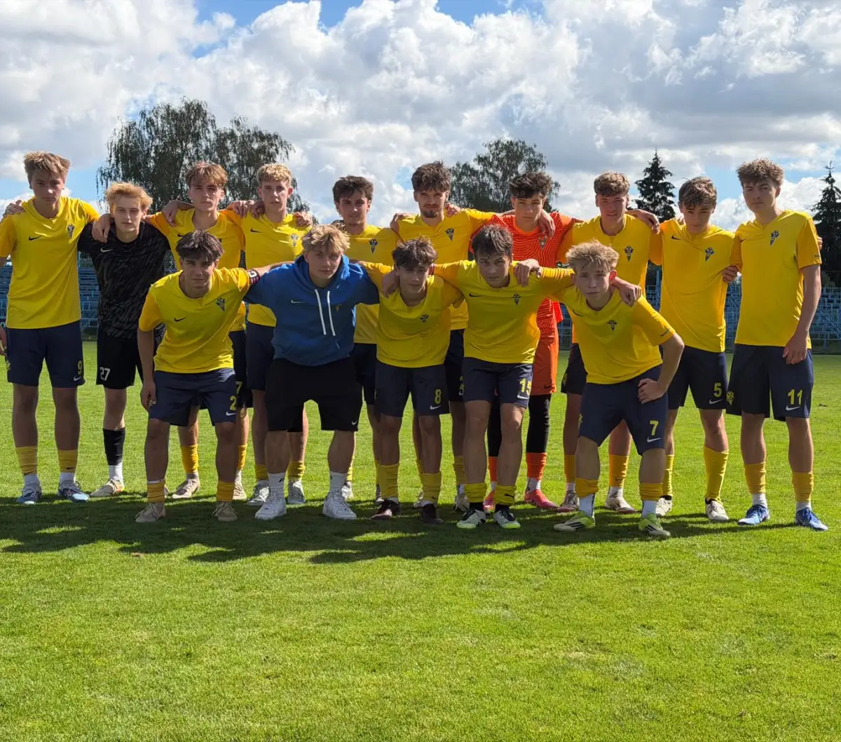 Výsledkový servis mládeže: Vítězný víkend napříč kategoriemi, U13 rozdrtila Rokycany 14:0 a oba dorosty zdolaly Nový Bydžov