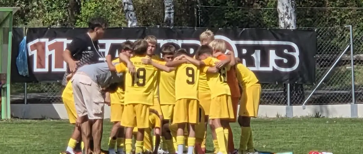 Výsledkový servis mládeže: U19 přivezla bod od zatím neporaženého Xaverova, U15 vyhrála v Plzni přestřelku 6:4, U13 zvládla přes 40 minut v oslabení