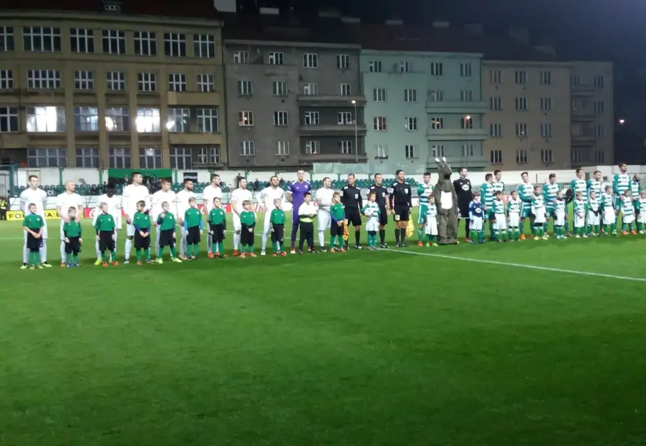U8 při nástupu ligového zápasu Bohemians - Příbram