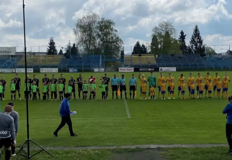 SK Benešov - FC Hradec Králové B 2:4 (1:0)